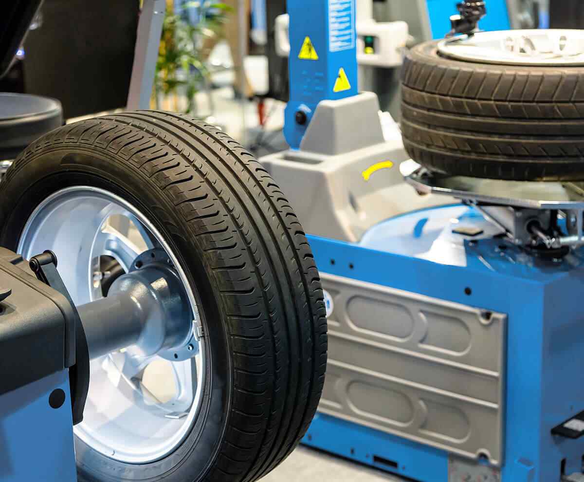 https://shanelauto.ch/wp-content/uploads/2021/10/img-service-03-h2.jpg