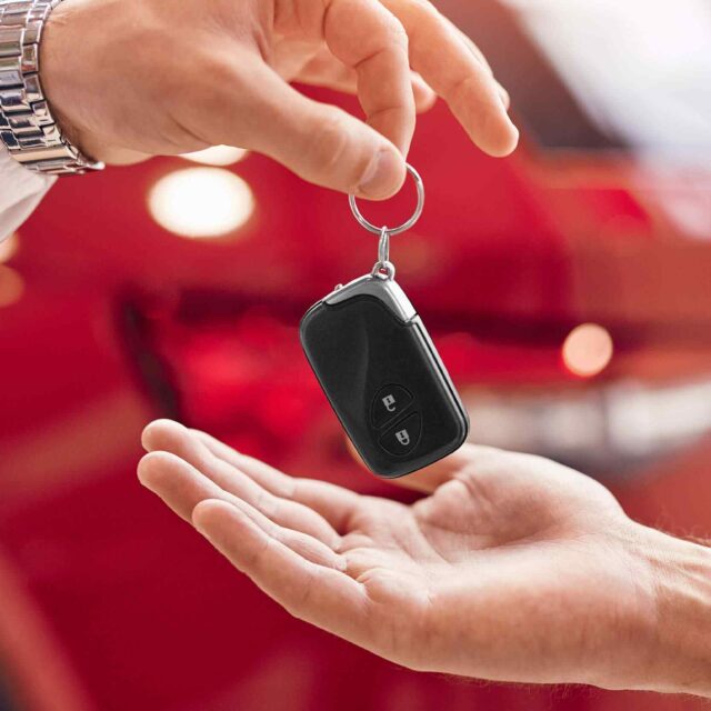 https://shanelauto.ch/wp-content/uploads/2021/11/post_11-640x640.jpg